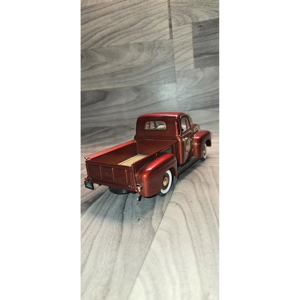 Road Legends 1:18 Scale 1948 F-1 Pick Up 50 Year Anniversary 92219